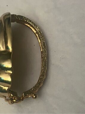 Retro 70’s Hinged Scarf Clip with safety latch